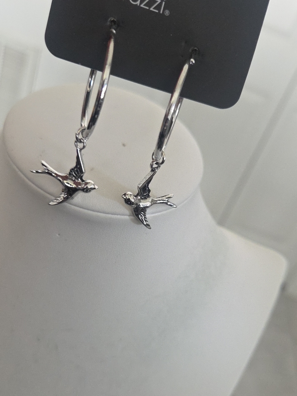 Paparazzi Meadowlark's Momento Silver Hoop Earrings NWT